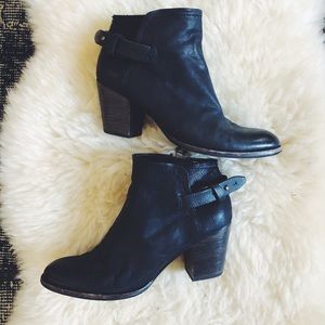 Dolce Vita Shoes - Dolce Vita Leather city heel boots size 6 Dolce Vita Shoes - Dolce Vita Leather city heel boots size 6